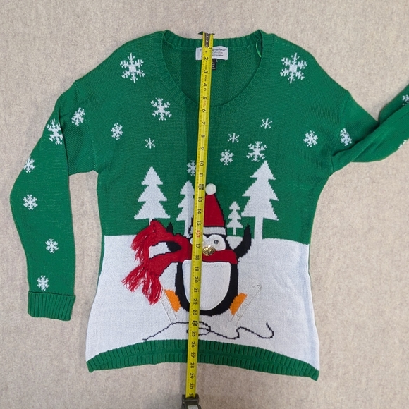 FUN & Festive Holiday Skating Penguin Knit Sweater -Tiara International Sz Large - Picture 5 of 9
